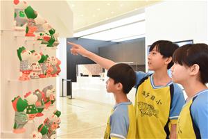 6_《感動龍》一展邀請學校老師帶著學生創作，以家鄉的文化色彩看見臺灣之美。