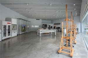 通傳5_內惟藝術中心擁有全台首座藝文場館內的開放式修復中心。