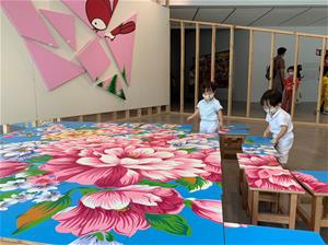7_林明弘作品〈繪畫〉以遊樂場為概念做發想打造親子互動美學場域。