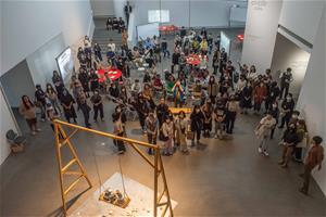 2_高美館《盪－吳瑪悧個展》展開幕，藝術圈出席踴躍。