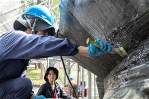 3_朱銘《太極系列》銅雕作品於高美館啟動現地修復作業。