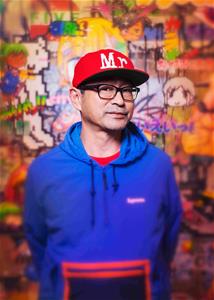 日本藝術家Mr.（Photo by Claire Dorn ©Mr._Kaikai Kiki Co., Ltd. All Rights Reserved. Courtesy Perrotin）