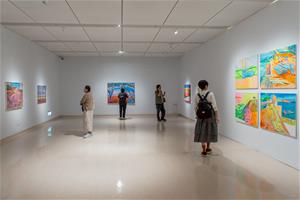 《園區──2025張新丕個展》展間一隅。（攝影：林宏龍）