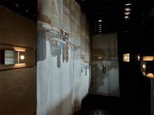 Troels Steenholdt Heiredal何卓思〈貨櫃相機〉將貨櫃空間改造為沉浸式的「相機」。（攝影／Studio Millspace）