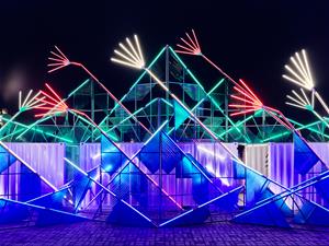 好日文化〈美麗島之台灣夢〉打造引領觀眾穿越時代的詩鄉隧道。（攝影／Studio Millspace）